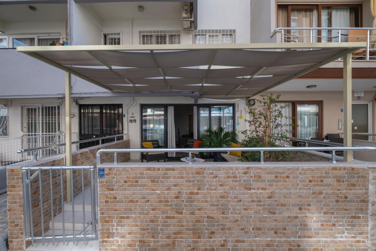 Ezgi'S Apartment With Terrace In Marmaris Extérieur photo
